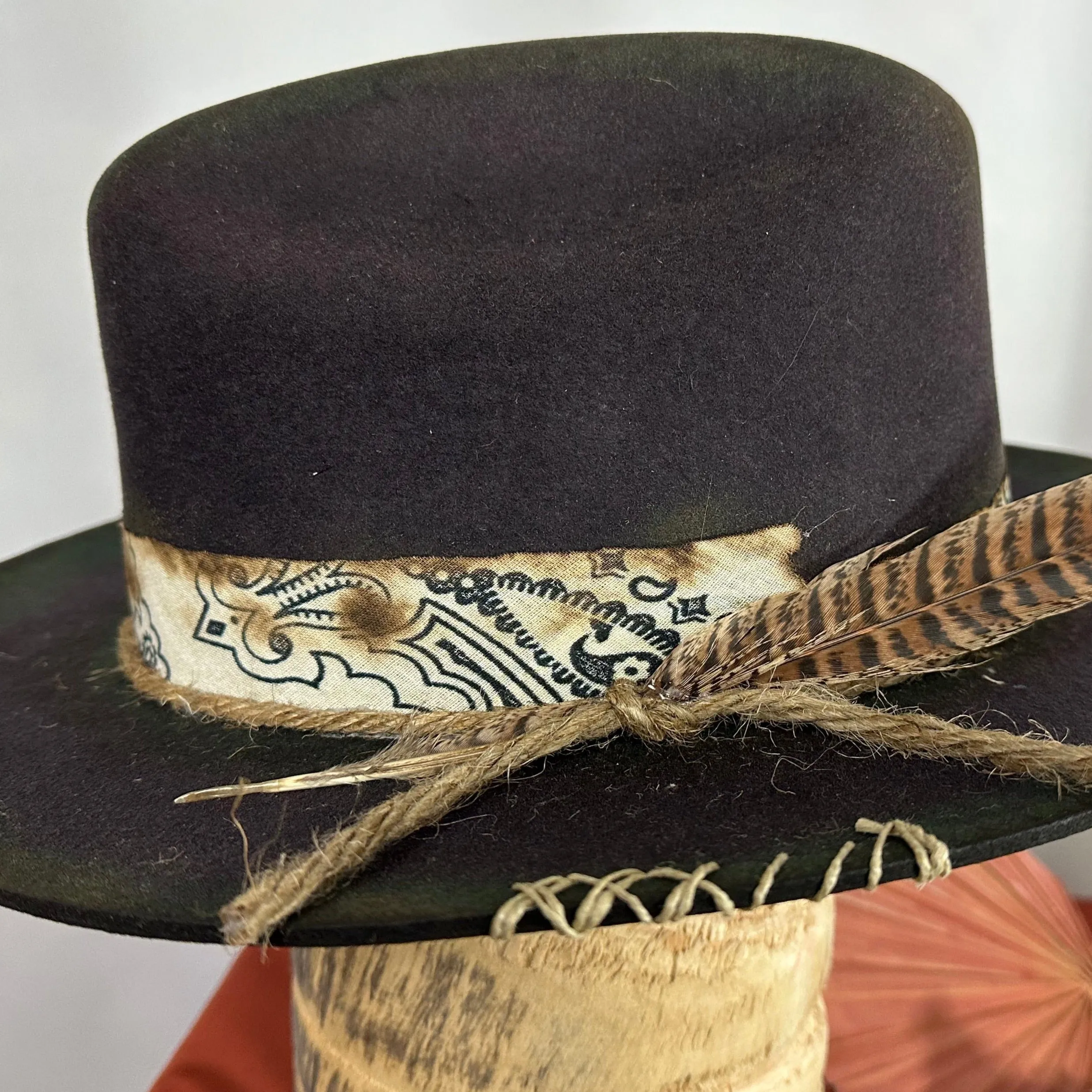 Distressed Fedora Hard Road Black